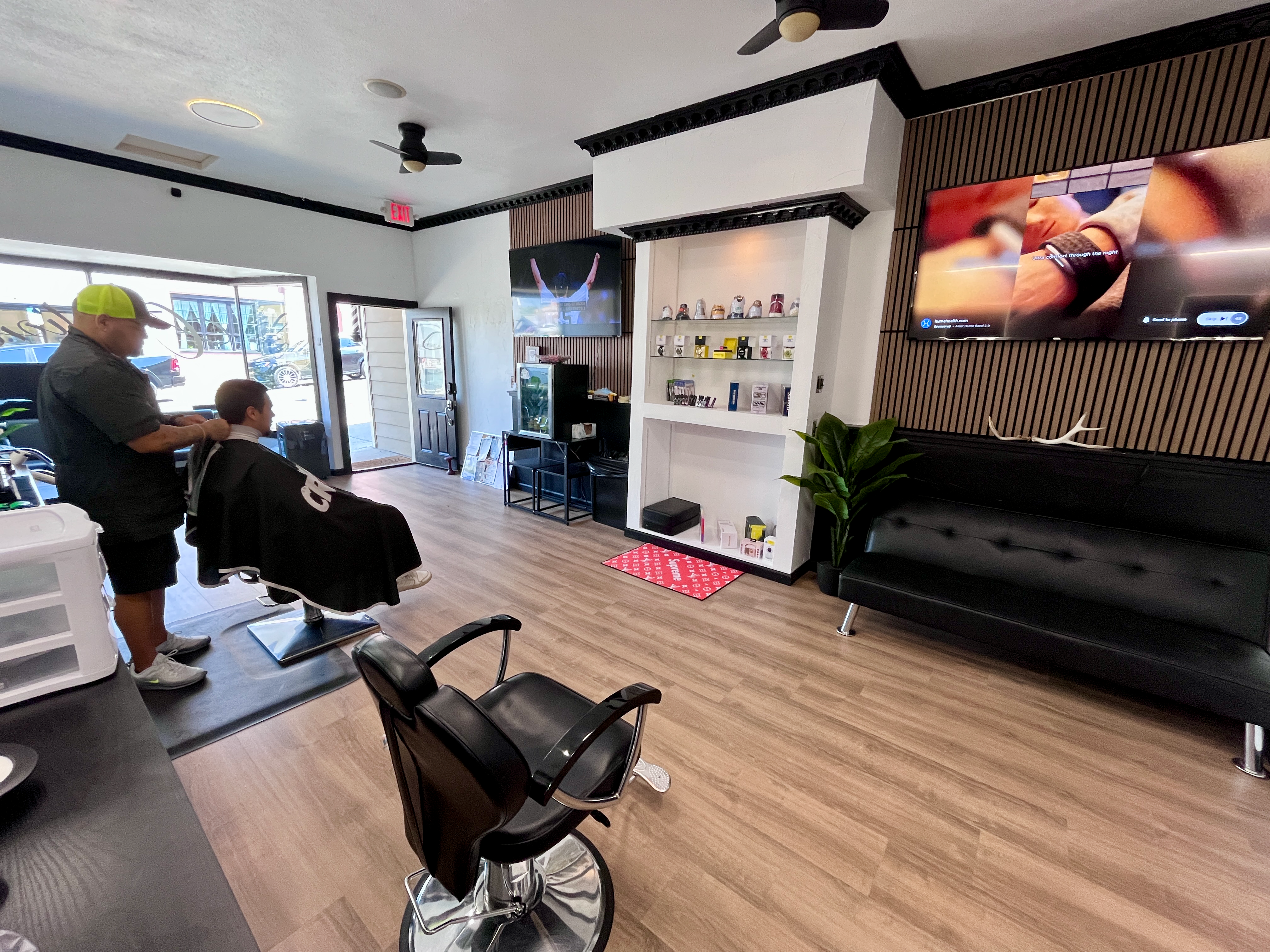 Creations Barbershop and Salon gallery photo 4
